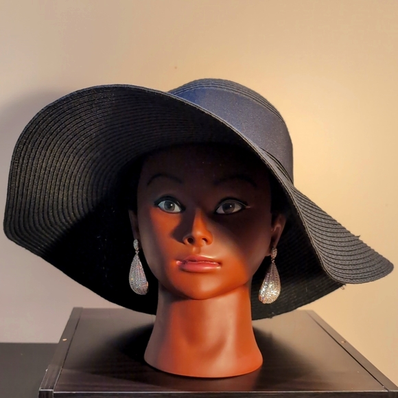 Oversized Water Droplet Earrings - Picture 3 of 5